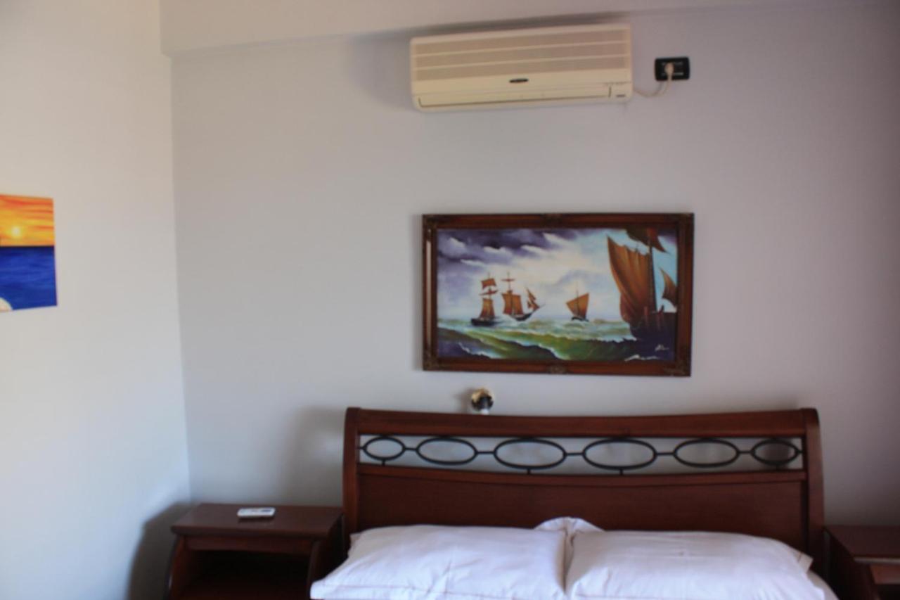 Kanina Hotel&Hostel Sarandë Exterior foto